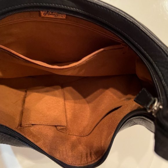 Ashneil black Bag‎ (Very Gently-Used) - Picture 9 of 16